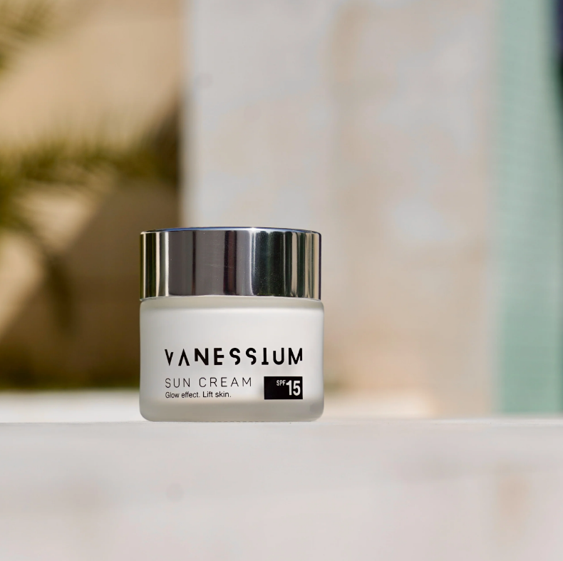 Vanessium Sun Cream SPF15. Glow Effect. Lift Skin.